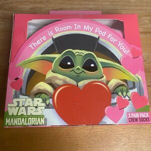 Star Wars Mandalorian Valentine’s Day Gift Set 3 pack Crew Socks New Holiday
